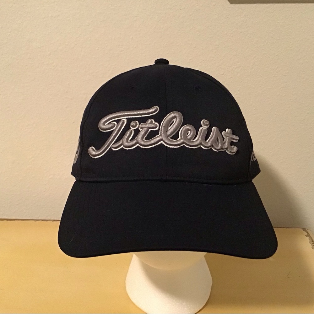 Titleist  Tour Performance FJ/ProV1 Adj Hat COLOR: Navy NWOT